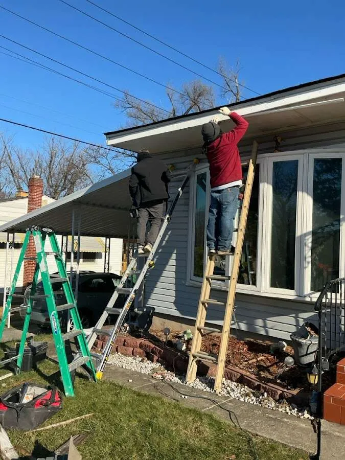 Restoration crew performing exterior repair in Lakeland